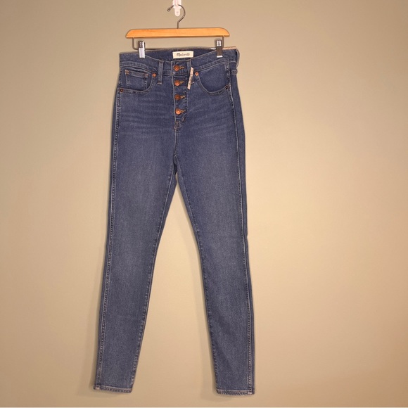 Madewell 10'' High-Rise Skinny Jeans in Dewitt Wash: Button-Front TENCEL Denim - Picture 4 of 10